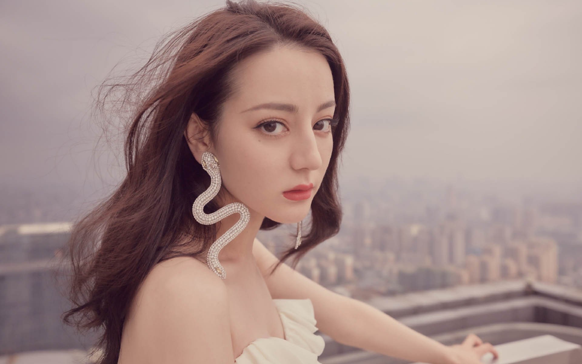 开云-德甲争冠夜，当舞台越大，巨星如范戴克般闪耀