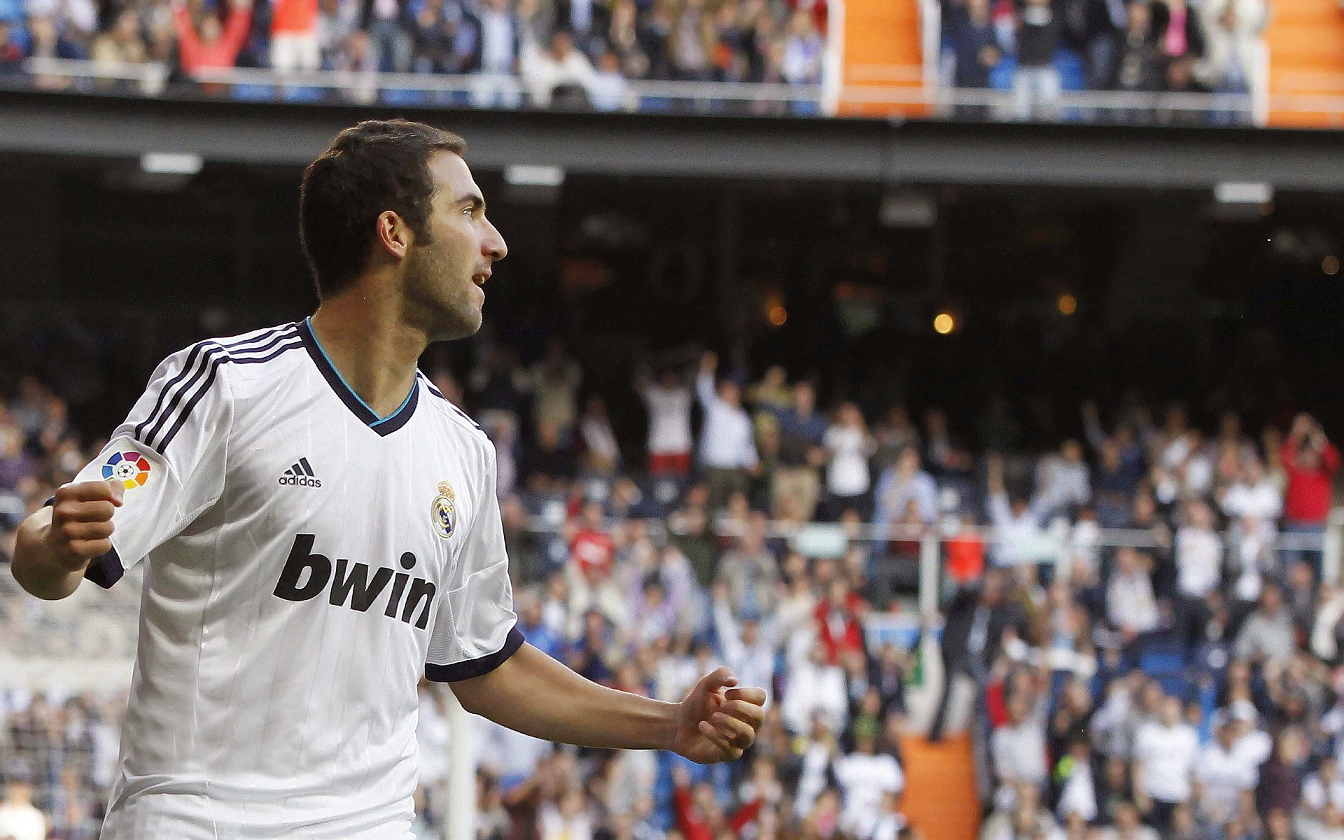 足球场上的F1超车,当拉齐奥的坚韧遇见劳塔罗的狂飙,体育如何书写英雄叙事?